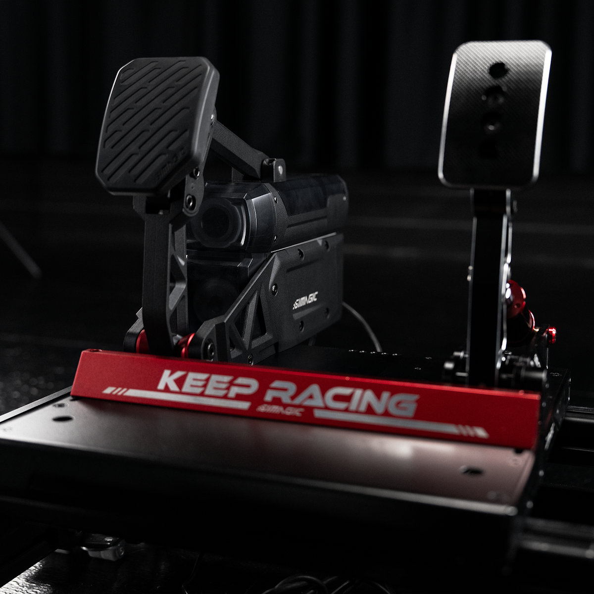 Simagic P-Active P1000-FB Bundle in a sim racing setup